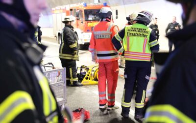 A 49: Person stirbt bei Aufprall auf Tunnelwand