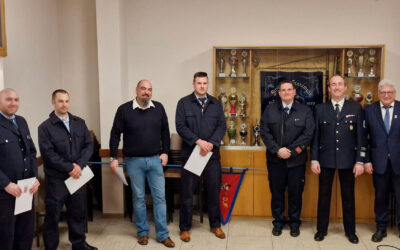 Feuerwehrleute blickten zurück und schauten voraus