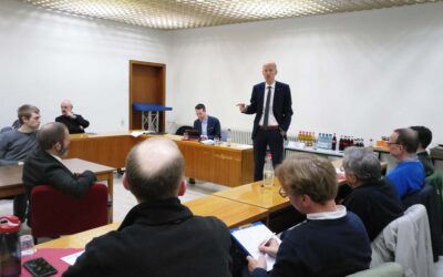 Lehrkräfte diskutieren mit Kultusminister Herausforderungen in der Bildung