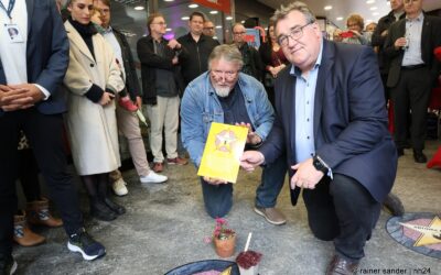 Vier Sterne und Walter-Lübcke-Sempervivum für Mall of Fame