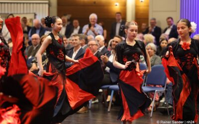 Europäisches „Köpfezusammenstecken“ in Baunatal