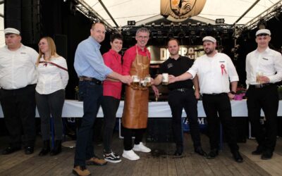 Salatkirmes: Fassbieranstich im Festzelt