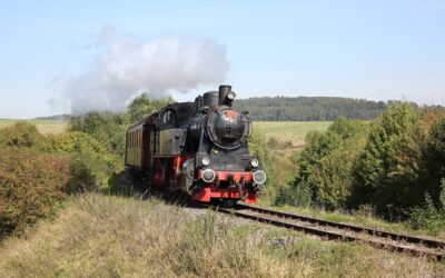Dampfzug HESSENCOURRIER lädt zur Sommerfrische nach Naumburg ein