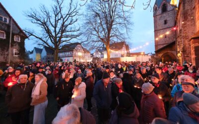 Totenkirche erstrahlt im Lichtermeer