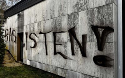 KS: Angriff auf Dr.-Walter-Lübcke-Haus; Pfarrer überfallen; u. a.