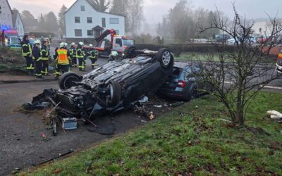 Gestohlener Seat verunglückt in Gilserberg – Zwei Schwerverletzte