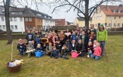 Kleine Forscher schaffen Paradies für Bienen