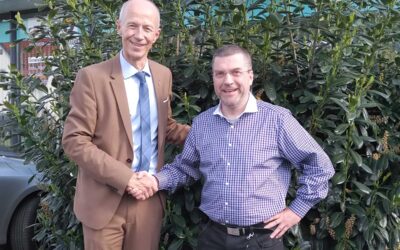 Kultusminister Armin Schwarz im Gespräch mit Lehrkräften