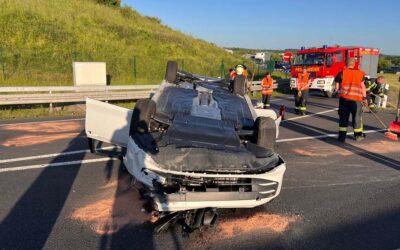 Vier Unfälle: Promilleunfall; Pkw überschlug sich auf A 49; u. a.