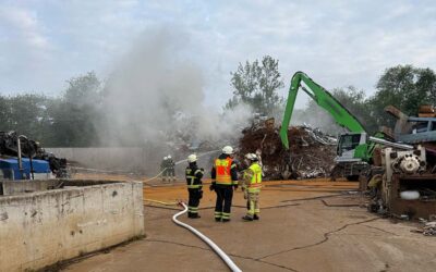 KS: Brand, Frau bei Raub verletzt, 15-Jährige belästigt, u. a.