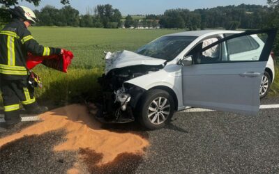 Frontalzusammenstoß auf der B 323 in Homberg