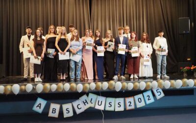 Abschlussfeier der Gustav-Heinemann-Schule: Zeugnisübergabe in festlichem Rahmen