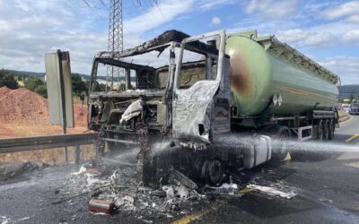 Lkw-Brand auf A 4 sorgt zu Ferienbeginn für Vollsperrung