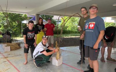 Lehm-Werkstatt bringt Menschen zusammen