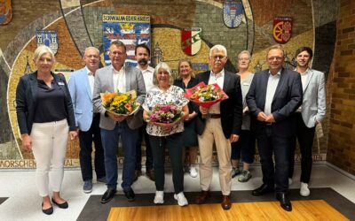 Landkreis verabschiedet Mitarbeitende in den Ruhestand und ehrt langjährige Mitarbeiter