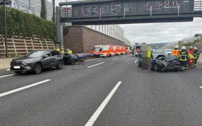 A 7: Sechs Verletzte bei Unfall mit drei Fahrzeugen
