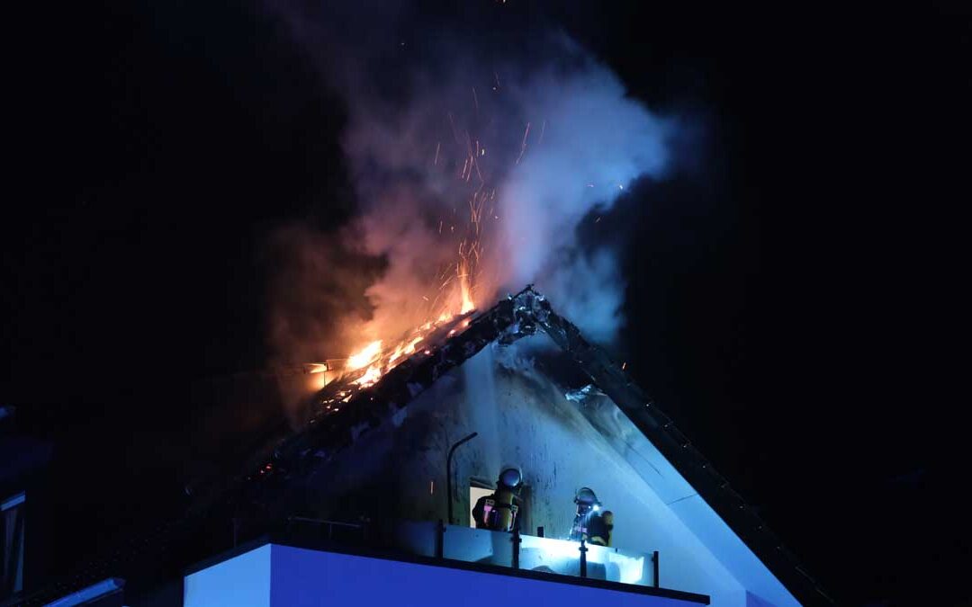 Schnelles Löschen der Feuerwehr verhindert größeren Brand