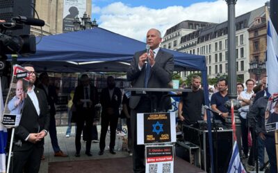 Kundgebung gegen Antisemitismus auf dem Frankfurter Opernplatz