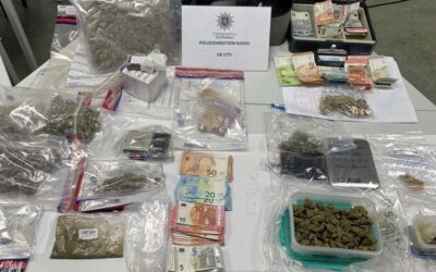 KS: Drogenfund, riskante Fluchtfahrt, Trickdiebstähle, Autodiebstahl und Angriff