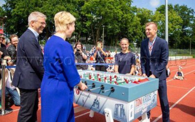 Holzhaus und Toni-Kroos-Kicker bei Zoll-Auktion im Angebot