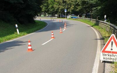 B 3: Flucht von Motorradfahrer scheitert – Waffe bei Kontrolle entdeckt