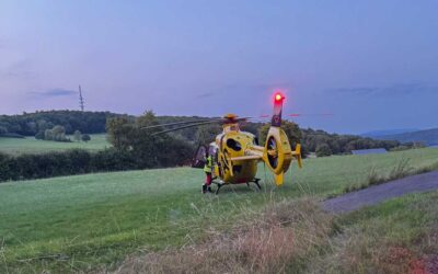 Fahrzeuginsassen bei Unfall aus Auto geschleudert – zwei Schwerverletzte