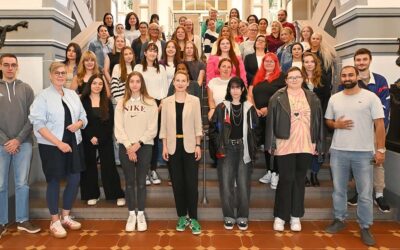 52 Auszubildende starten in Erzieherausbildung in Kassel