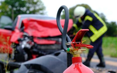 SEK: Unfall, Auto aufgebrochen und Autos zerkratzt