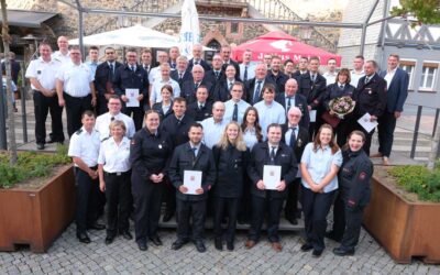 Homberg ehrt Feuerwehrleute auf historischem Marktplatz