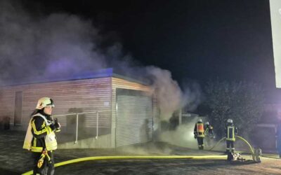 Großbrand in Schreinerei in Hessisch Lichtenau