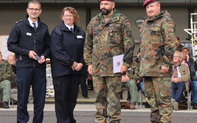 Doppelte Auszeichnung für enge Zusammenarbeit zwischen Bundeswehr und Feuerwehr