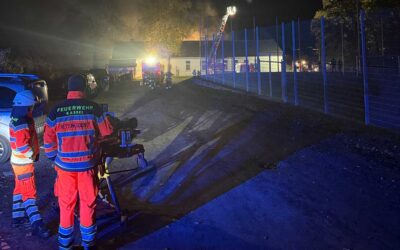 Feuer zerstört Vereinsheim am Hegelsberg – hoher Sachschaden